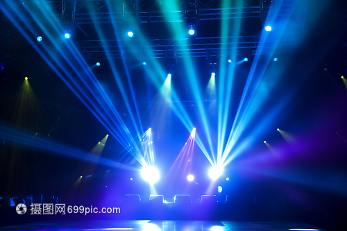 舞臺(tái)燈光與票務(wù)服務(wù) 演出的雙重支柱